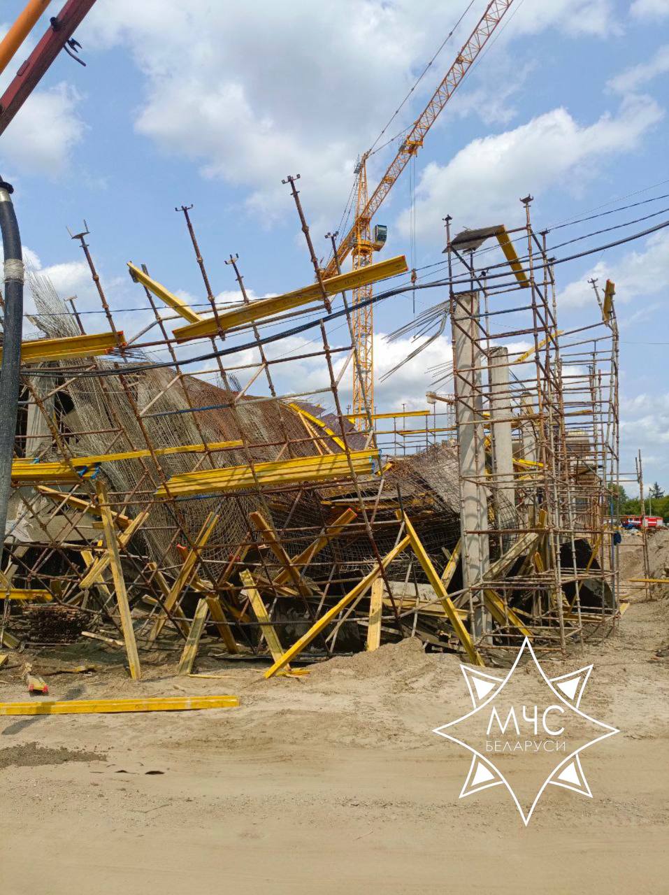 На стройке одного из самых крупных ТРЦ в Беларуси обрушился каркас