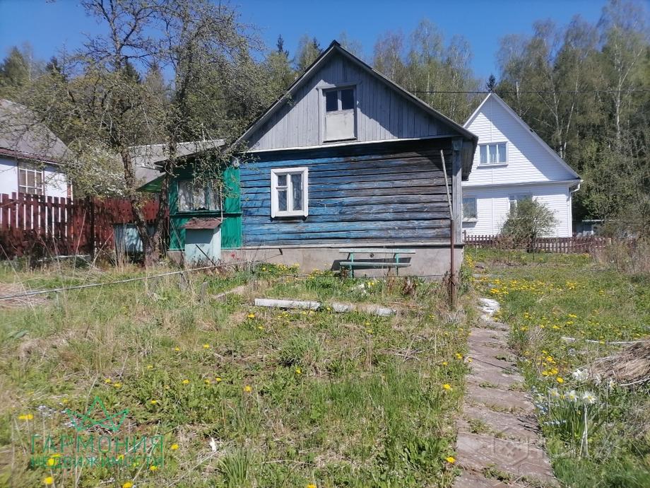 Пандемия и закрытые границы подстегивают спрос. Какую дачу можно купить к лету
