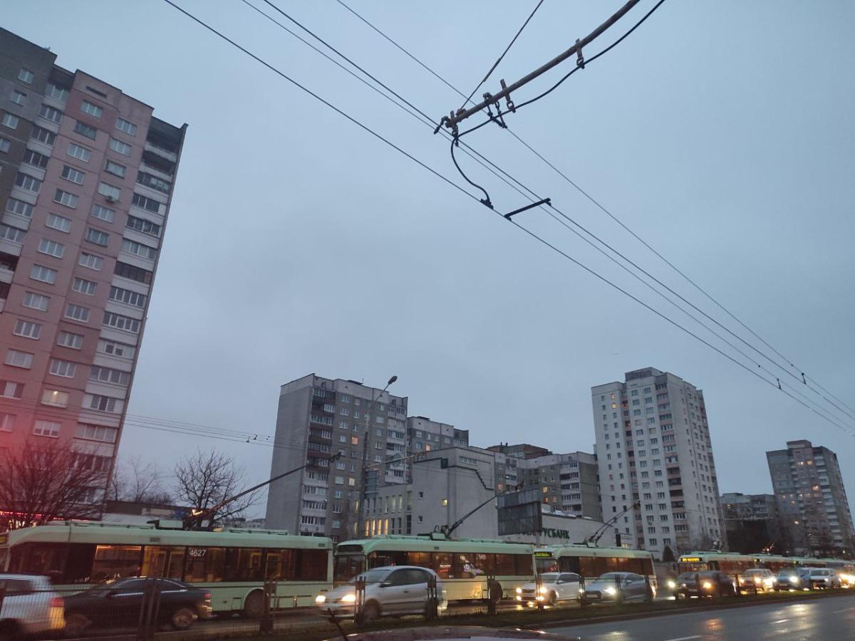 Транспортный коллапс в Минске: на Бангалор остановились троллейбусы