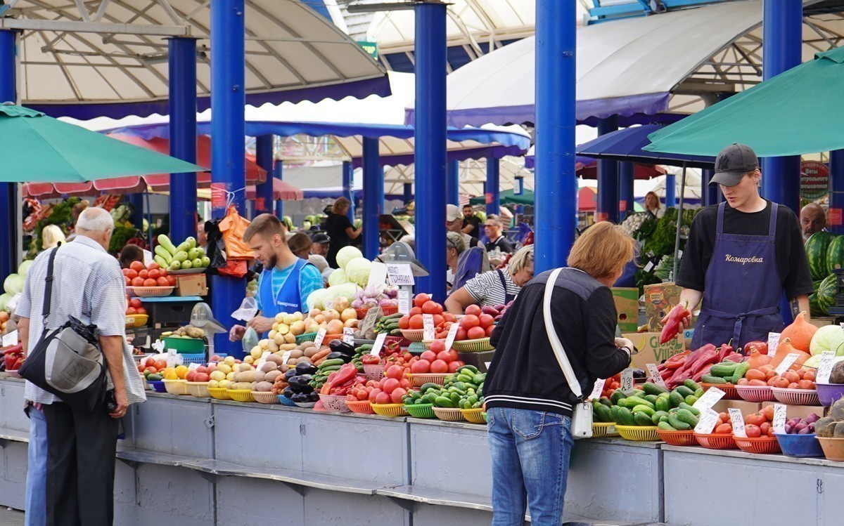 В Беларуси предлагают повысить ответственность администрации рынков за цены на товары