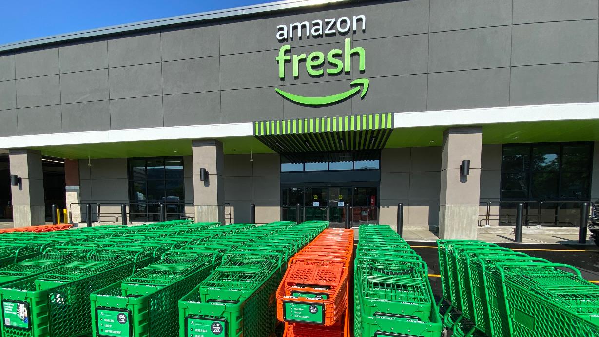 А был ли ИИ? Amazon обвинили, что в магазинах без кассиров на самом деле работали 1 тыс. индусов