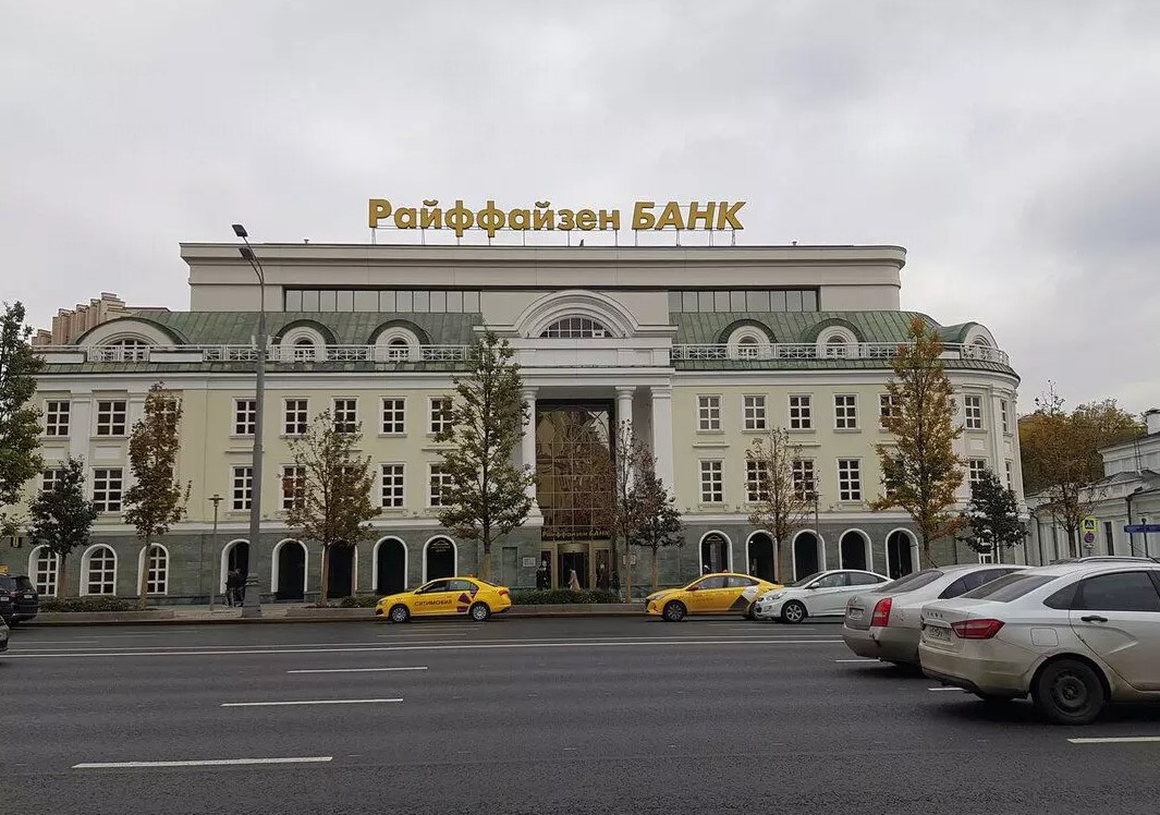 Raiffeisen готов на «тщательно организованный выход» из Приора. Кому может быть интересен банк? 