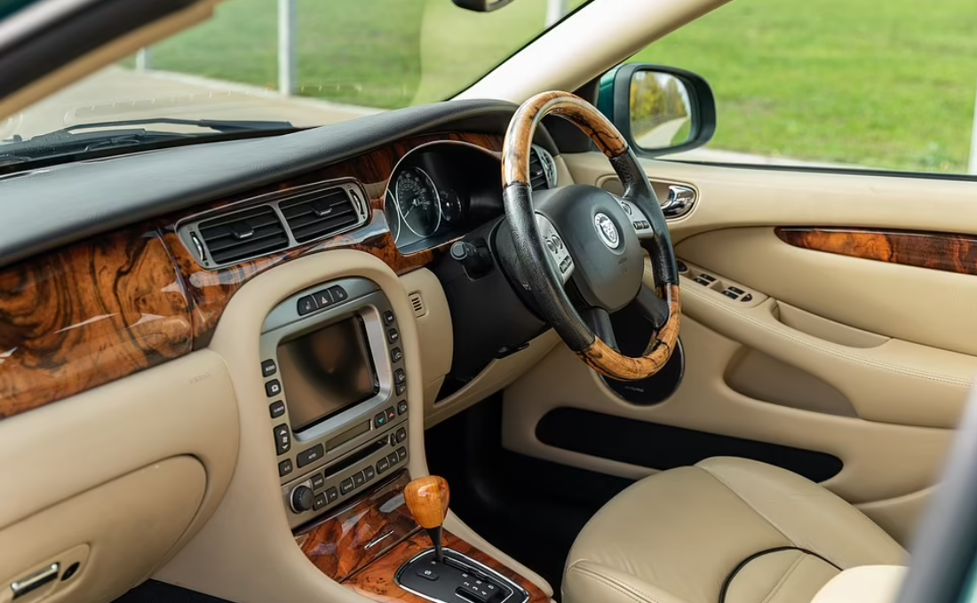 Jaguar Елизаветы II&nbsp;выставили на&nbsp;торги