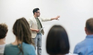 Маркетологи определили слово, которое делает речь любого человека на 50% более убедительной