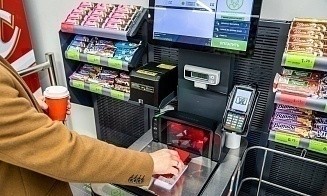 Налоговая напомнила о новых требованиях к кассам в торговле с 2025 года