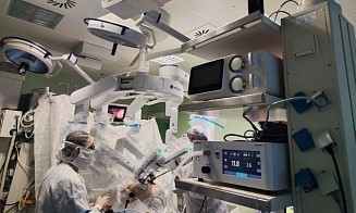 Белорусские хирурги провели первую операцию с помощью китайского робота Medbot