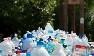 Минчанам предложили принести ненужные пластиковые бутылки на фуд-корт