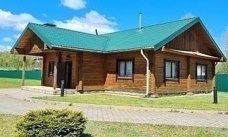 На Нарочи продают новую базу отдыха по цене коттеджа под Минском