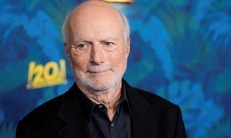 Умер режиссер «Друзей» и других комедийных сериалов Джеймс Берроуз