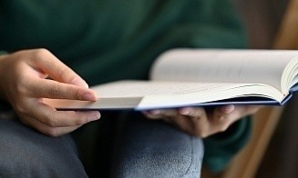 Пять важных книг 2024 года, которые стоит почитать на больших выходных