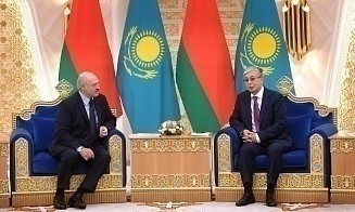 Лукашенко полетел в Казахстан