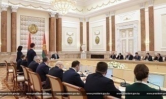 «Надо их встряхнуть». В Беларуси проверят работу вузов