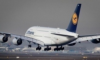 Lufthansa будет включать доплату до 72 евро за билет. В компании объяснили, за что