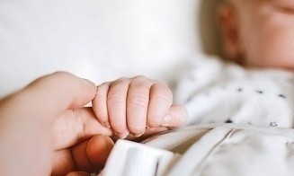 В Великобритании родились дети с ДНК трех человек