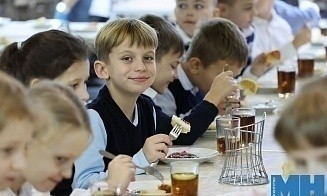 В школьных столовых Минска тестируют новое меню. Что теперь едят дети