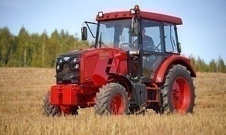 В Беларуси представили трактор для работы на виноградниках