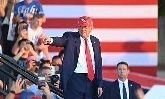 Трамп пообещал новые пошлины странам, поддерживающим «антиамериканскую» политику БРИКС