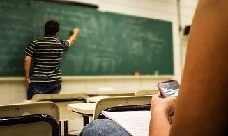 20 профессий под угрозой: по кому сильнее всего ударит ChatGPT