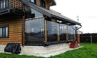Почему мягкие окна для террасы практичное решение