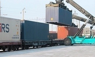 Казахстан будет отслеживать реэкспорт товаров в Россию