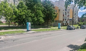 Возле метро «Уручье» в Минске открыли зарядный хаб для электромобилей