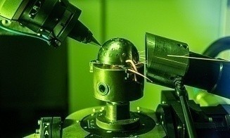 Как делают протезы для суставов, за которыми стоят в очереди тысячи белорусов