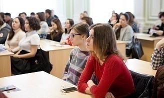 В Минобразования анонсировали сокращение платных мест в вузах
