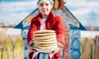 Есть блины, читать книги и беречь себя. Планы на большие выходные, когда все устали