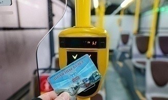 В Минске школьникам раздадут 200 тыс. бесплатных проездных. Зачем?