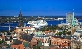 Латвия хочет запретить пребывание в стране машин, зарегистрированных в Беларуси 