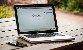 Google поднимет денежные бонусы лучшим сотрудникам, сократив выплаты неэффективным