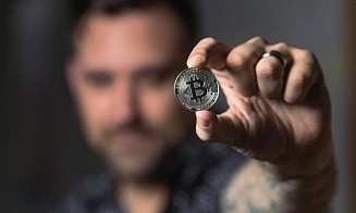Биткоин снова перешагнул отметку в $70 тыс.