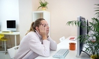 Почему мы все время ноем из-за плохой работы и маленькой зарплаты? Узнали мнение психолога