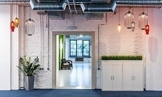 Чайные церемонии и йога в уютном лофте. Побывали в минском офисе IT-компании Deriv
