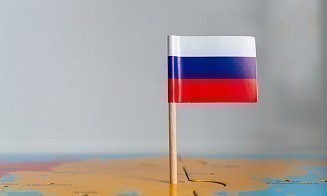 На «качелях» восточного соседа: на трех графиках объясняем, что сейчас происходит в экономиках Беларуси и России