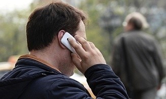Новая схема: мошенники научились подделывать голоса родственников клиентов банков