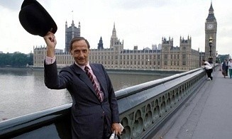 Умер легендарный дизайнер модного дома Dior. Он наряжал Элизабет Тейлор и Грейс Келли