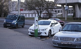 Дилеры за год сократили импорт гибридных авто в 50 раз 
