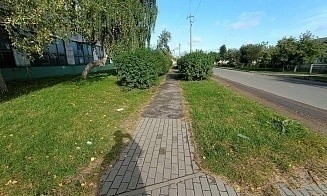 В Слуцке на торги выставили арестованный тротуар