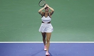 На аукционе продают теннисную ракетку Арины Соболенко с US Open 2025