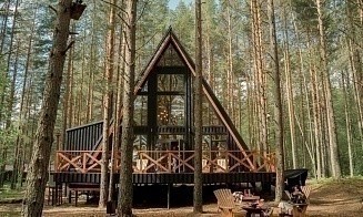 Дом у озера, «сталинка» и A-фрейм. В Беларуси назвали трендовое жилье на сутки