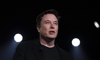Разработчик ChatGPT переманивает инженеров Tesla. Маск придумал, как с этим бороться