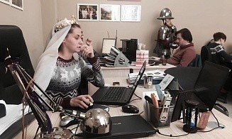 Вместо 23 Февраля и 8 Марта — День весны. Как в компаниях отмечают гендерные праздники