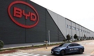 Китайский BYD заработал за год на 10% больше, чем Tesla