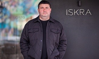 «Кафе, где годами подают одну пасту, — не про Беларусь». Поговорили с совладельцем Iskra