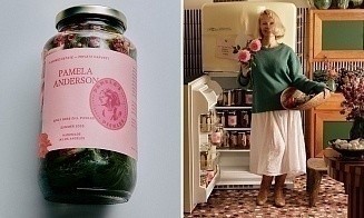 Памела Андерсон выпустила лимитированную серию маринованных огурцов