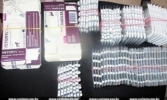 Белоруски попытались провезти через таможню ветпрепараты на $20 тыс. Груз спрятали в чулках