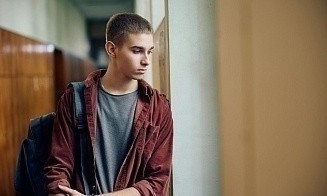 «Потом будешь дворы мести!» Как родителям обсуждать с ребенком будущую профессию