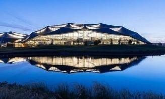 Чтобы не тратить время на дорогу. Google предложила сотрудникам снять отель возле офиса