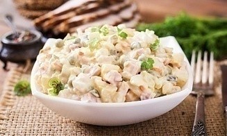 Сколько белорусы потратят в этом году на оливье